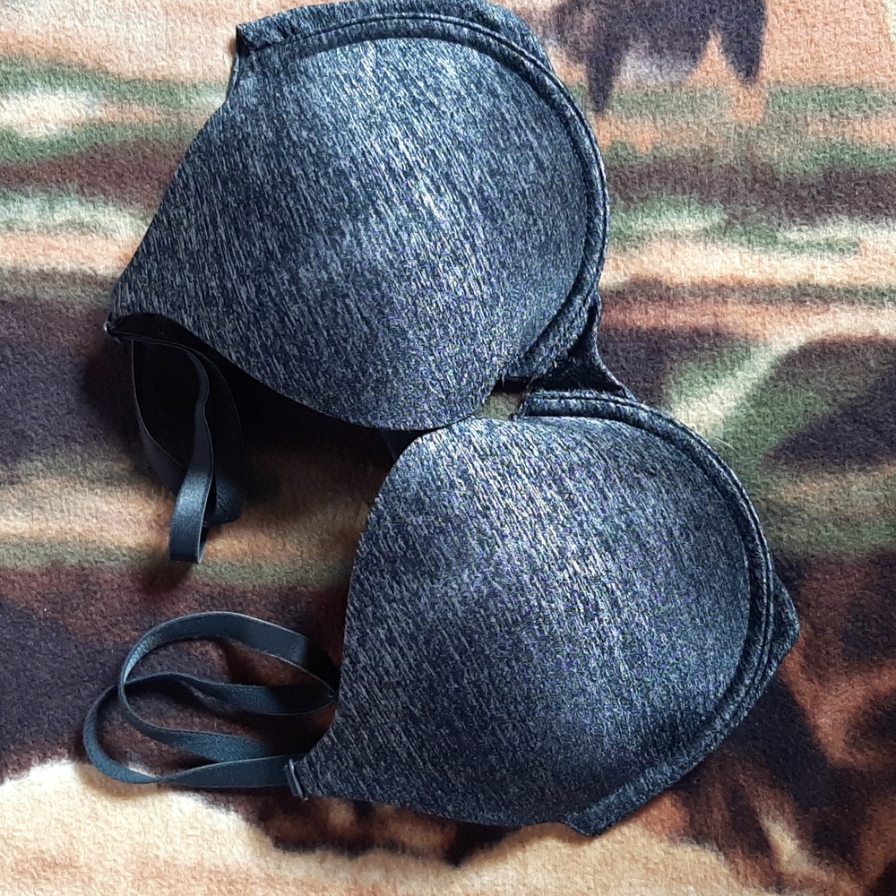 Victoria's Secret 32d Bra